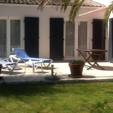 Holiday home 6 Personnes A Avec Jardin - Fr-1-246a-410 *