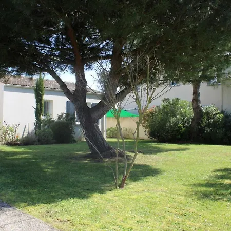 6 Personnes A Avec Jardin - Fr-1-246a-410 Holiday home *